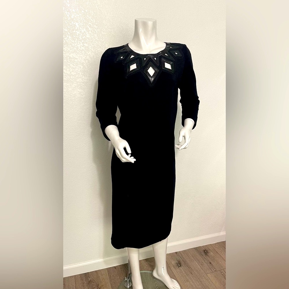 Made in France‼️Chic Black Sheath Dress with Cutout Crew Neck